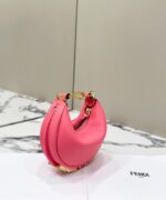 原單Fendigraphy迷你月牙包粉色80056S
