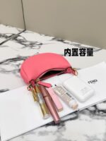 原單Fendigraphy迷你月牙包粉色80056S