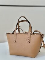 高仿精品FEND芬迪新品棕色mini Roll托特包8655C