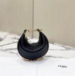 1:1Fend芬迪igraphy迷你月牙包黑色80056S