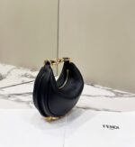 1:1Fend芬迪igraphy迷你月牙包黑色80056S
