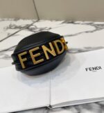 1:1Fend芬迪igraphy迷你月牙包黑色80056S