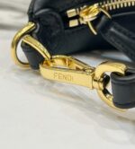 1:1Fend芬迪igraphy迷你月牙包黑色80056S