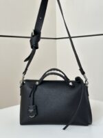 復刻FEND芬迪新品黑色By The Way Selleria手袋8668