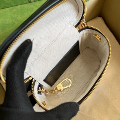一比一GUCCI古驰723770黑色女款化妝包