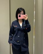 高仿精品Loewe羅意威聯名新款趣味小魚繡花V領針織開衫