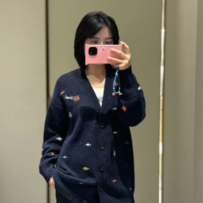 高仿精品Loewe羅意威聯名新款趣味小魚繡花V領針織開衫