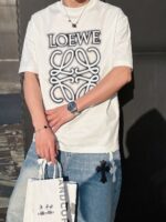 高仿衣服Loewe羅意威時尚白色短袖圓領T恤男女同款