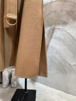 高仿精品Loewe羅意威新款卡其色雙面羊絨長款大衣10%羊絨90%羊毛