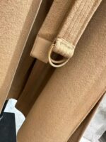 高仿精品Loewe羅意威新款卡其色雙面羊絨長款大衣10%羊絨90%羊毛