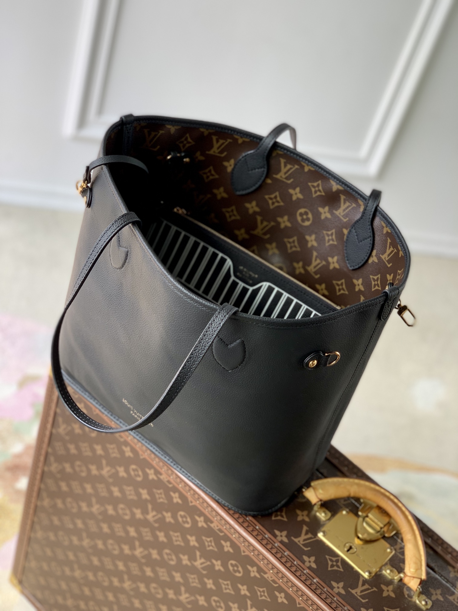 頂級LV路易威登M12061黑色Neverfull Inside Out 中号手袋