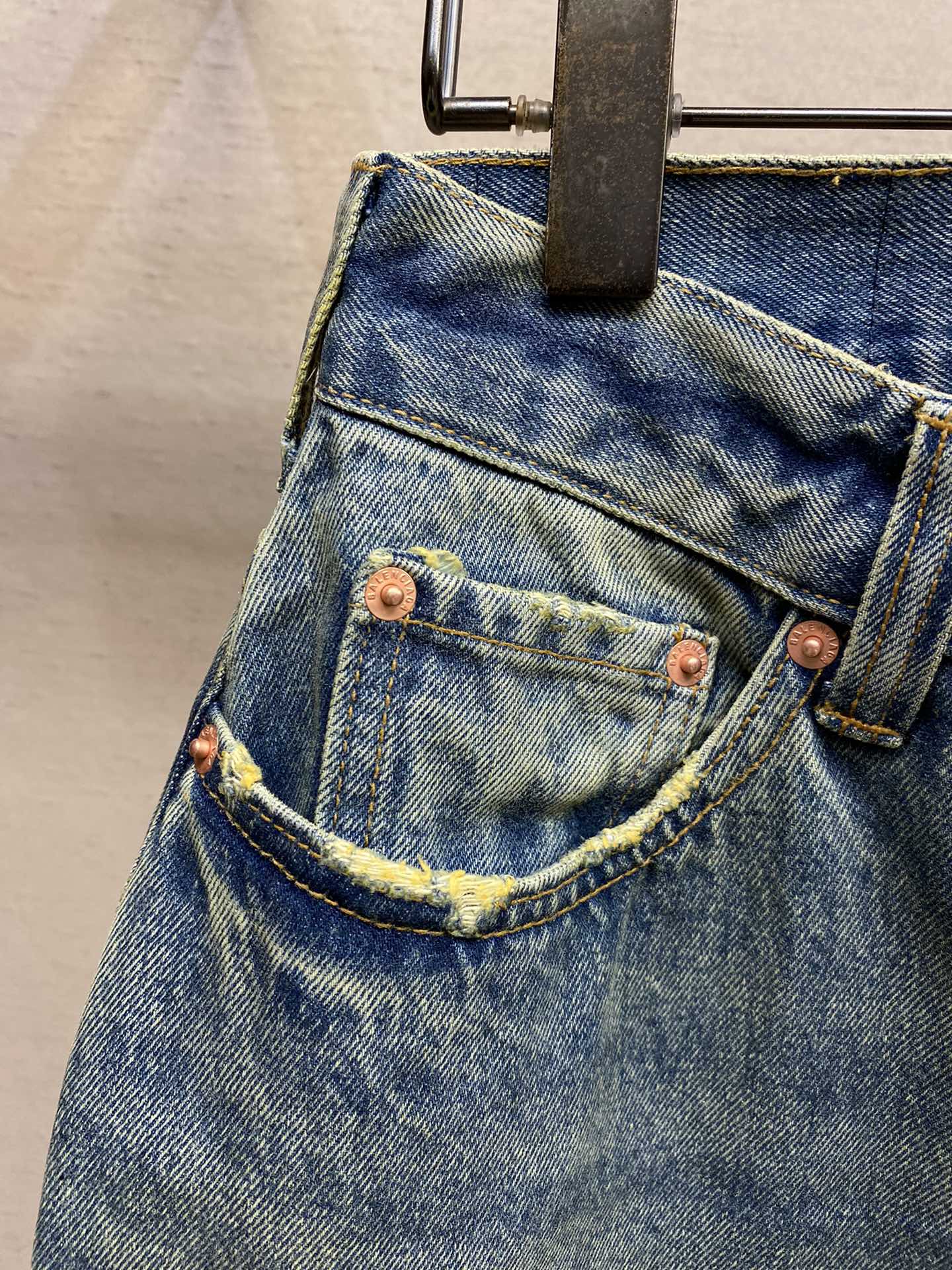 原單Balenciaga巴黎世家新款塗層刷蠟闊腿牛仔褲