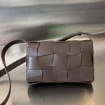 特級包包BV寶緹嘉新款深棕色cassette波浪紋造型豆腐包755161