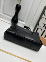 高仿包包BV寶緹嘉新款黑色Arco tote單肩包