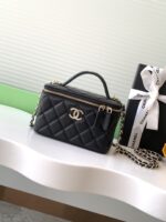 chanel香奈兒高仿奢飾品新款黑色小巧鏈條口紅包金扣小羊皮