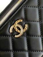 chanel香奈兒高仿奢飾品新款黑色小巧鏈條口紅包金扣小羊皮