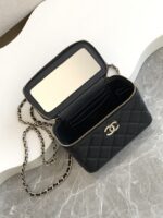 chanel香奈兒高仿奢飾品新款黑色小巧鏈條口紅包金扣小羊皮