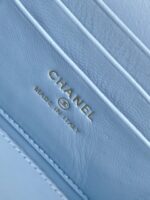 chanel香奈兒頂級新款淺藍色小巧鏈條口紅包金扣小羊皮