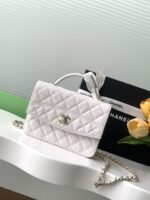 頂級高仿chanel香奈兒新款白色金扣手提雙肩包
