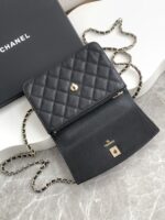 高仿網站chanel香奈兒新款黑色金扣手提雙肩包