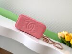 chanel香奈兒原單新款粉色時尚小巧鏈條口紅包金扣小羊皮