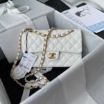原單chanel香奈兒 Classic Flap Bag白色魚子醬皮紋金扣口蓋包A01113
