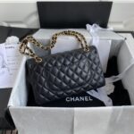頂級chanel香奈兒Classic Flap Bag 黑色金扣斜挎包A01112