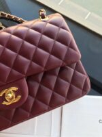 高仿chanel香奈兒Classic Flap Bag 棗紅色金扣斜挎包A01112