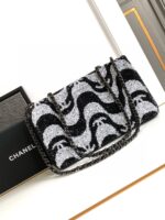高仿chanel香奈兒CF亮片拼接波浪包包A01112