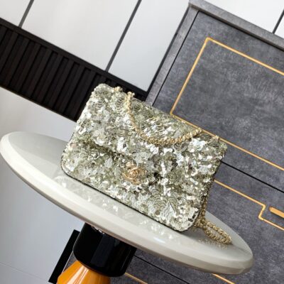 高仿網站chanel香奈兒新款CF超閃亮片珠片挎包