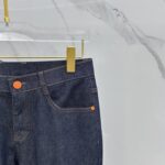 高仿衣服Hermes愛馬仕經典純薄款男士牛仔褲