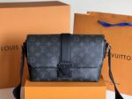 高仿LV路易威登Monogram 黑花 Taurillon郵差包