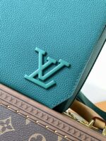 高仿精品LV Aerogram草綠色郵差包