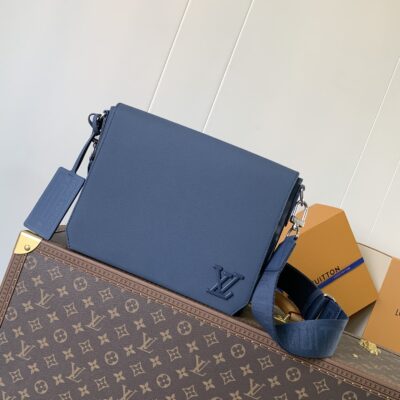 官方網站LV Aerogram藍色郵差包