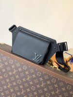 高仿LV新款M57081黑色Aerogram單肩包