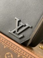 高仿LV新款M57081黑色Aerogram單肩包