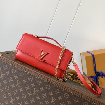 一比一LV新款M12405紅色Wallet On Chain Capucines鏈條包