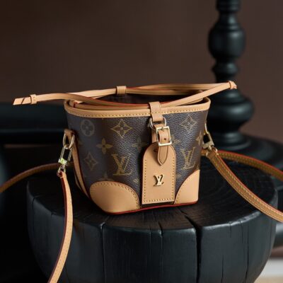 頂級NOÉ PURSE LV CHARMS M47125水桶包