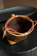 頂級NOÉ PURSE LV CHARMS M47125水桶包