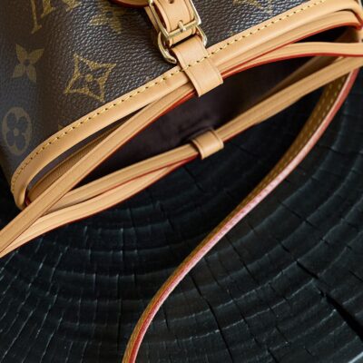 頂級NOÉ PURSE LV CHARMS M47125水桶包