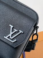LV高仿包包Fastline黑色郵差包
