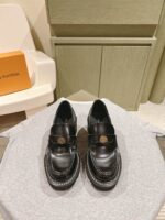 高仿鞋LV早秋專櫃新款走秀黑色樂福鞋
