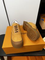 高仿精品LV Metropolis新款姜黃色馬丁靴女款