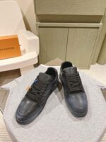 高仿莆田鞋LV Trainer PCV 情侶款運動鞋