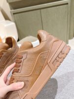 頂級復刻LV Trainer PCV 棕色情侶款運動鞋