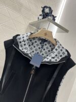 高仿精品LV2025新品女連帽印花毛呢坎肩馬甲