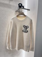 頂級LV2025新品米白色女圓領鉤花字母套頭毛衣