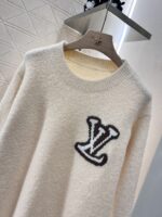 頂級LV2025新品米白色女圓領鉤花字母套頭毛衣