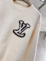 頂級LV2025新品米白色女圓領鉤花字母套頭毛衣