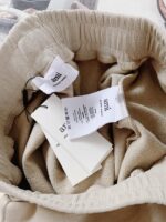 A貨AMI新款卡其運動愛心刺繡短褲